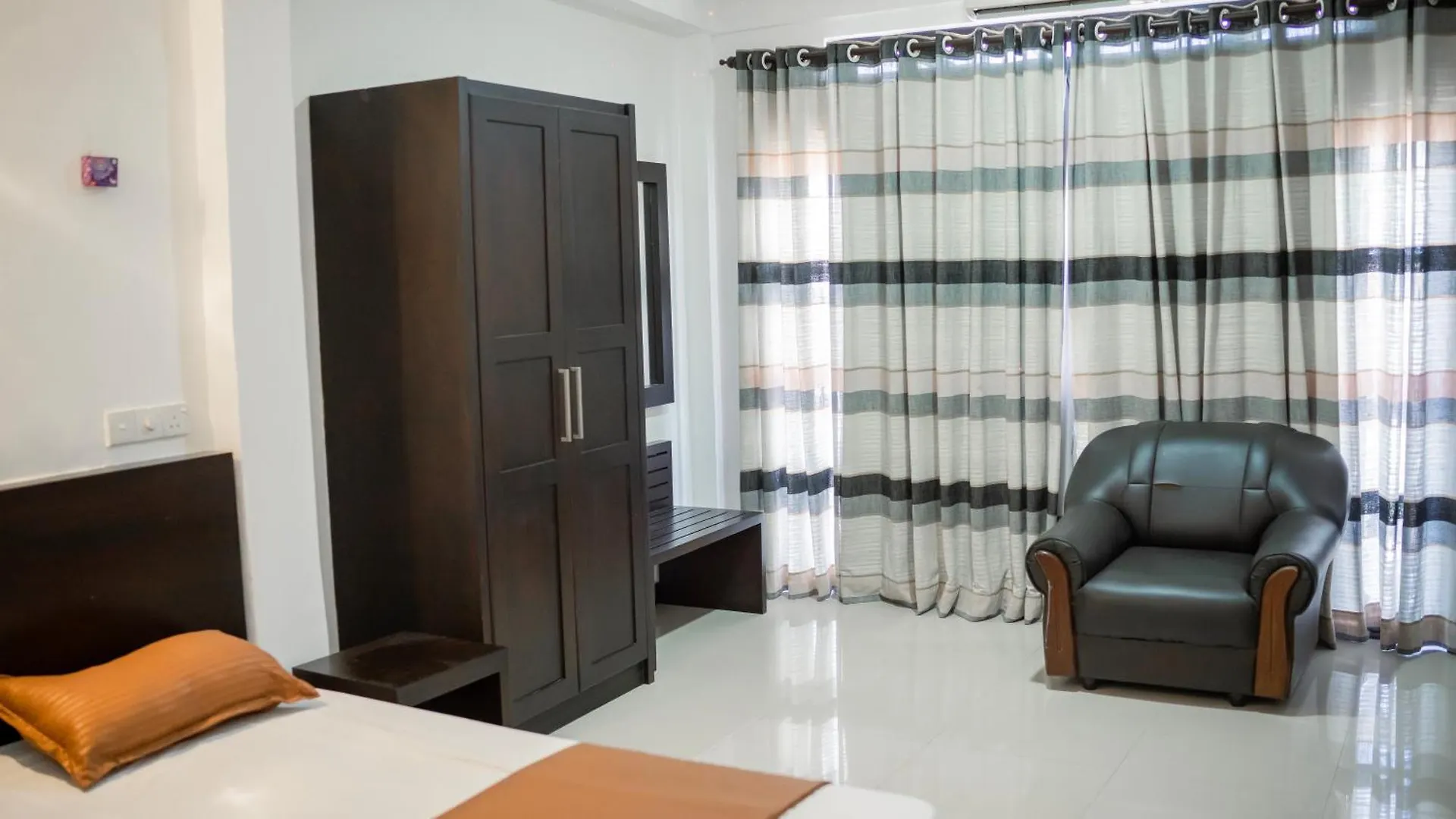 Yash Rest Inn Negombo Szálloda