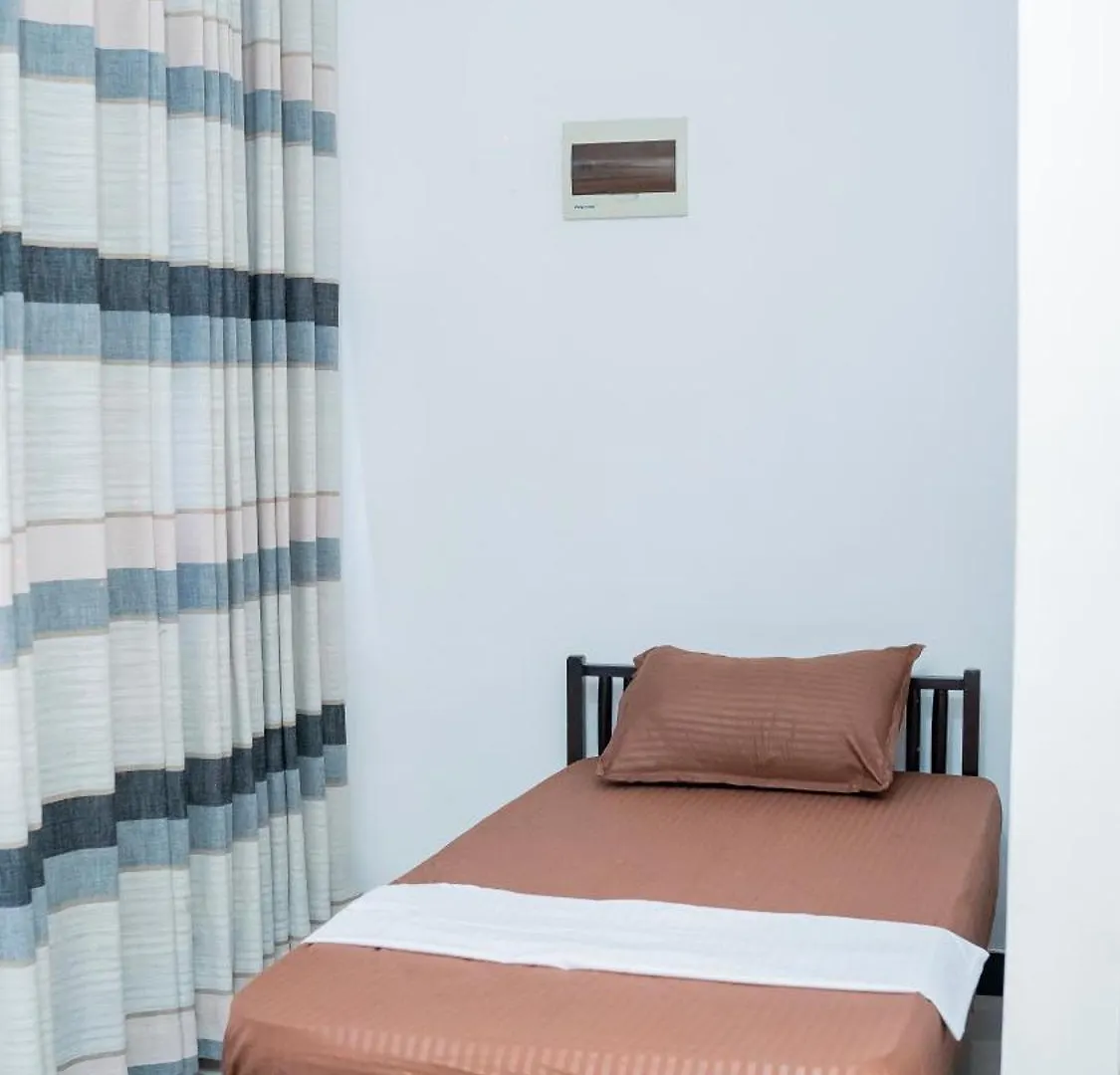 Yash Rest Inn 니곰보 0*,  스리랑카